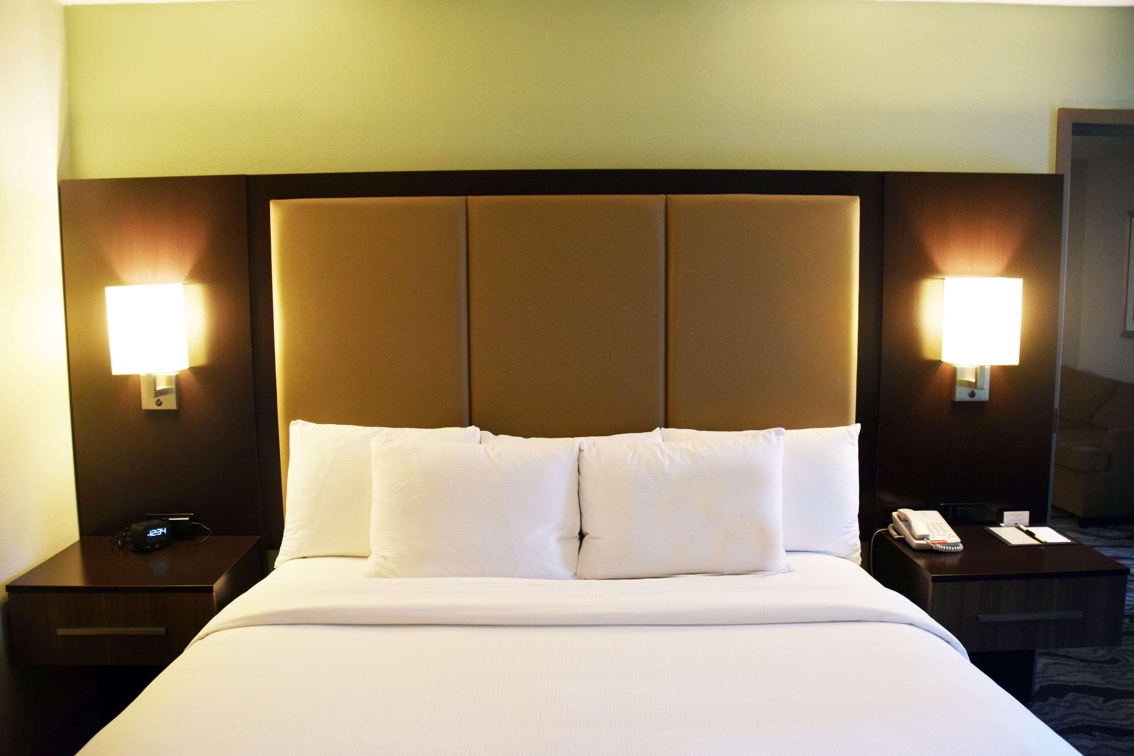 Doubletree By Hilton Montgomery Downtown Extérieur photo