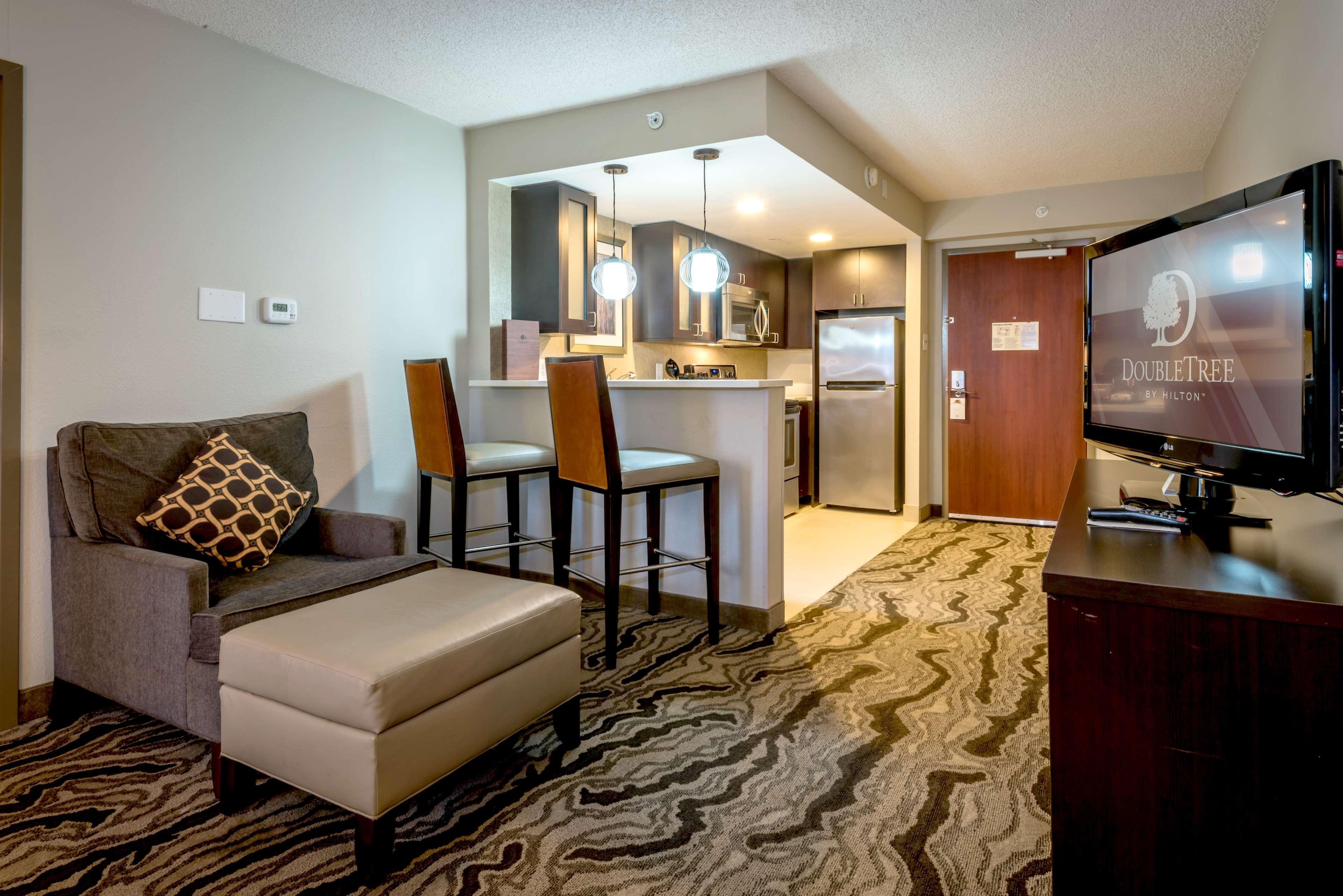 Doubletree By Hilton Montgomery Downtown Extérieur photo