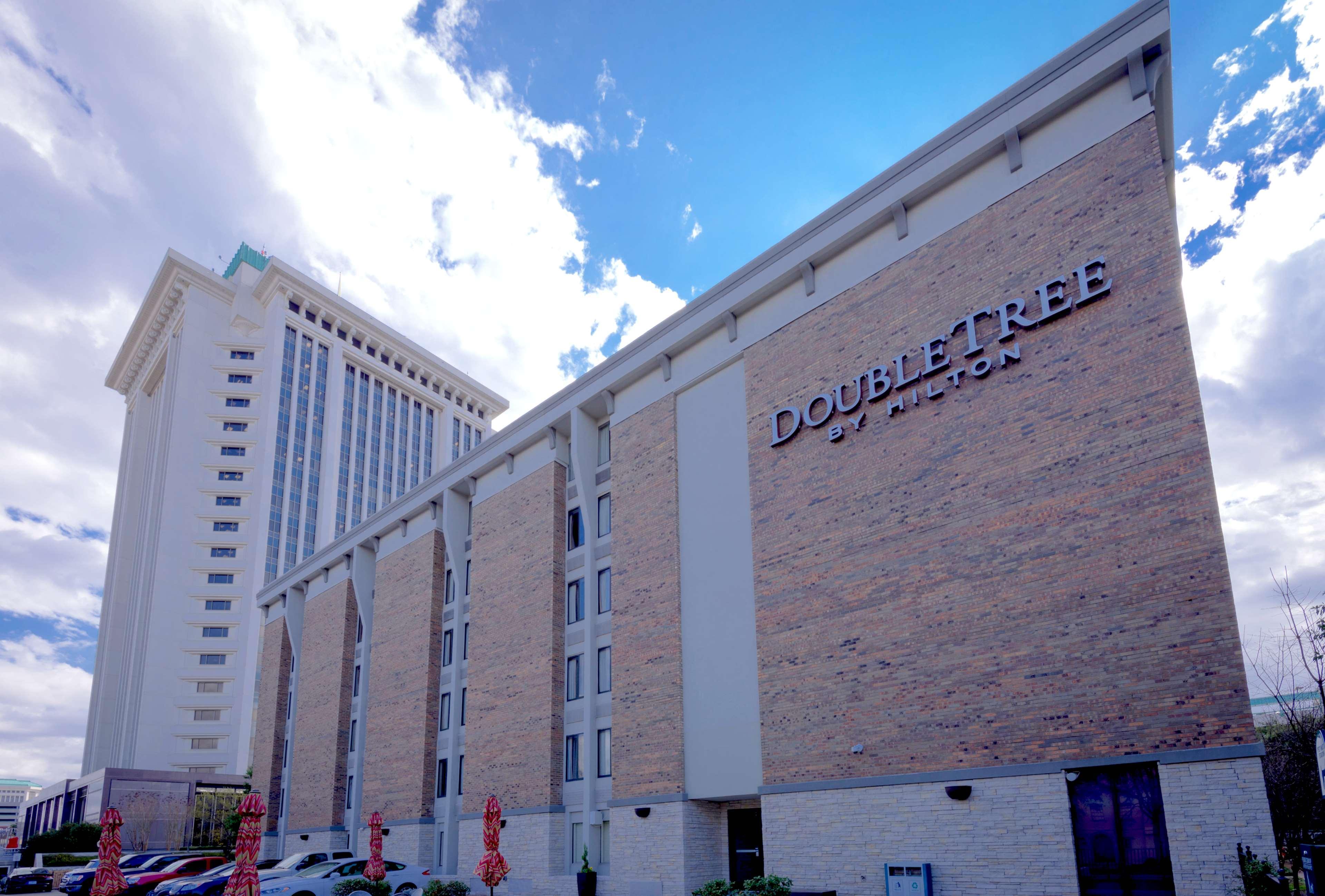 Doubletree By Hilton Montgomery Downtown Extérieur photo
