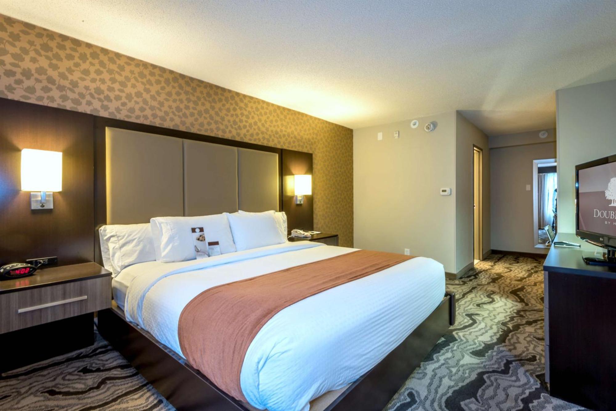 Doubletree By Hilton Montgomery Downtown Extérieur photo