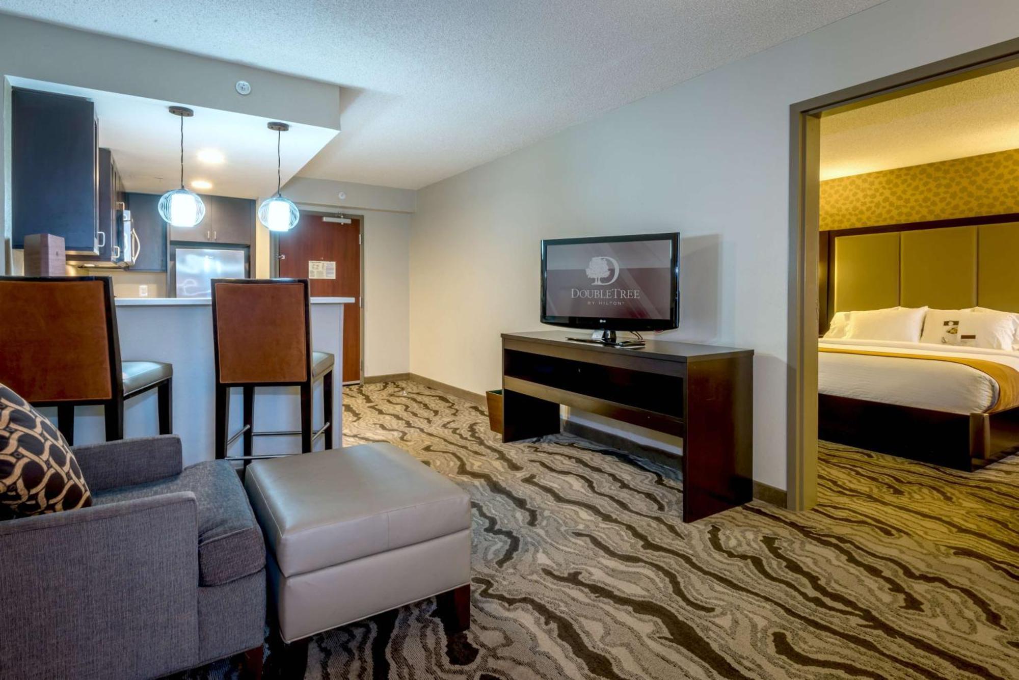 Doubletree By Hilton Montgomery Downtown Extérieur photo