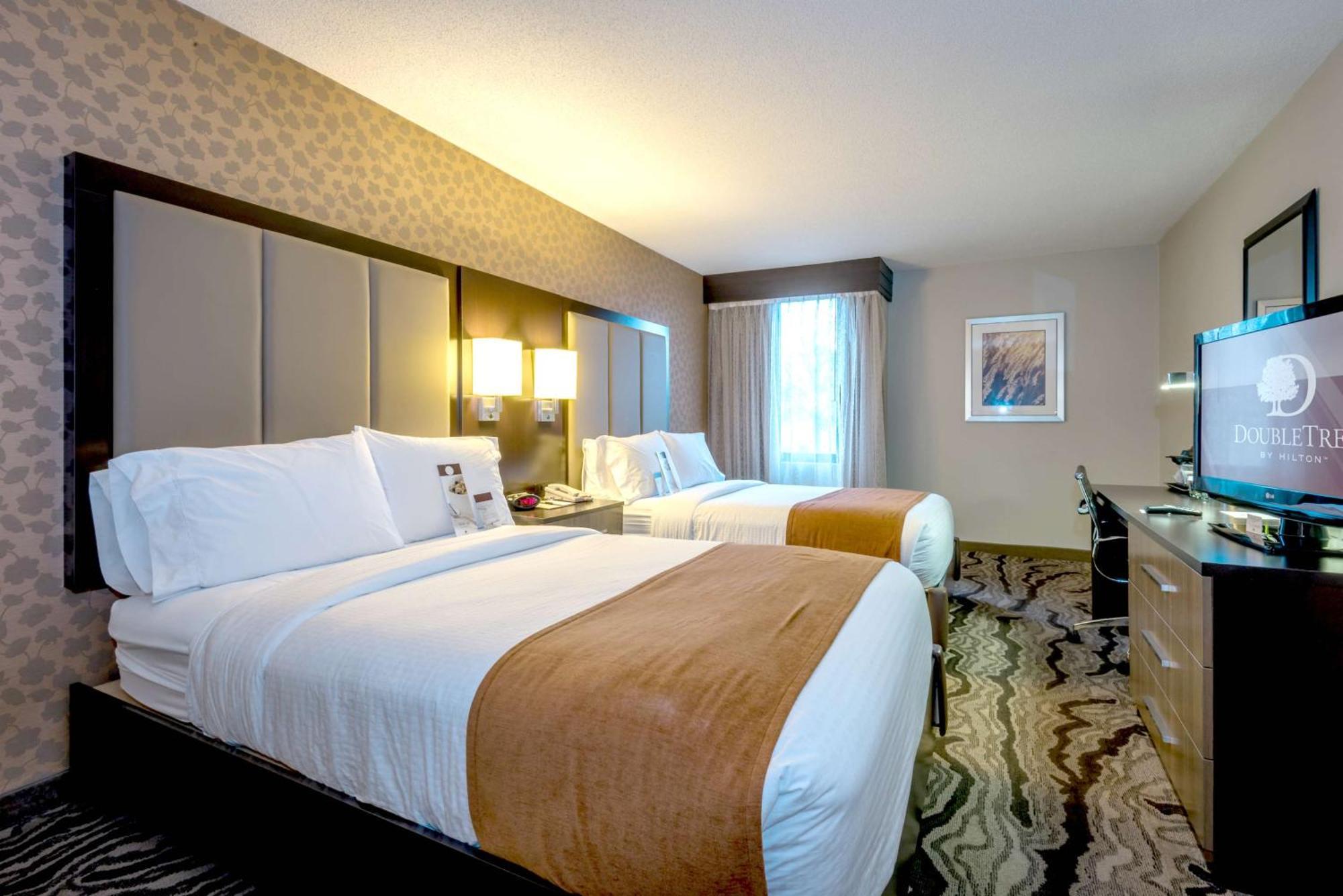 Doubletree By Hilton Montgomery Downtown Extérieur photo