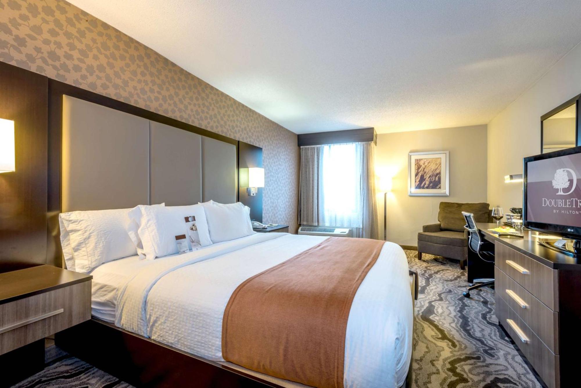 Doubletree By Hilton Montgomery Downtown Extérieur photo