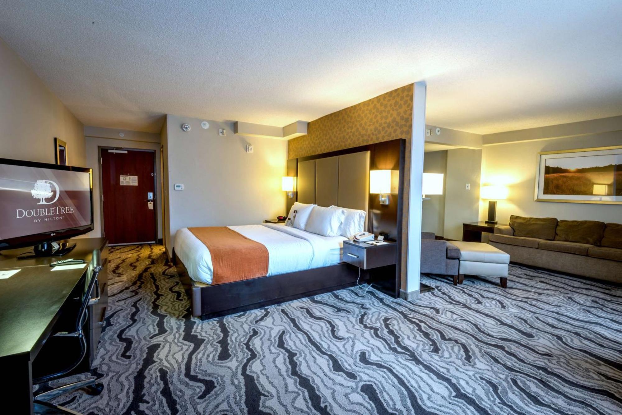 Doubletree By Hilton Montgomery Downtown Extérieur photo